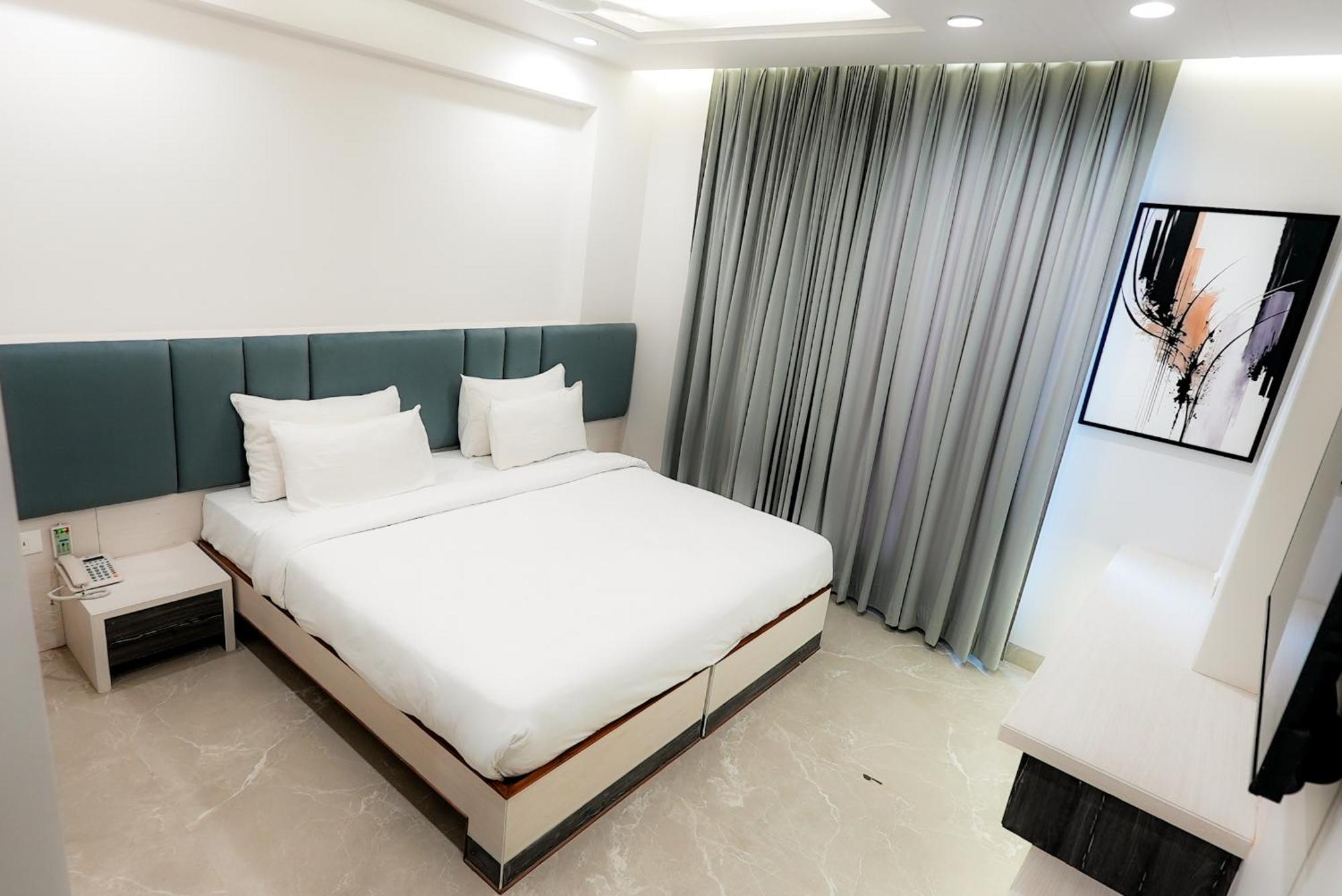 Hotel Elinor By Dazzling Hotels & Resorts Agra  Exteriör bild