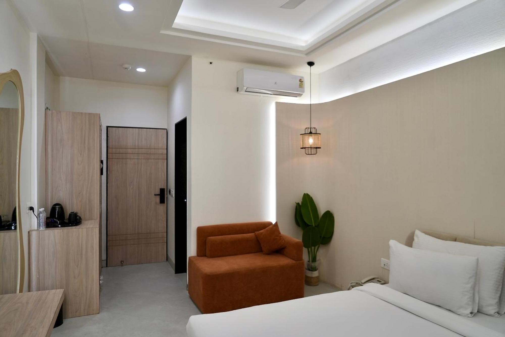 Hotel Elinor By Dazzling Hotels & Resorts Agra  Exteriör bild