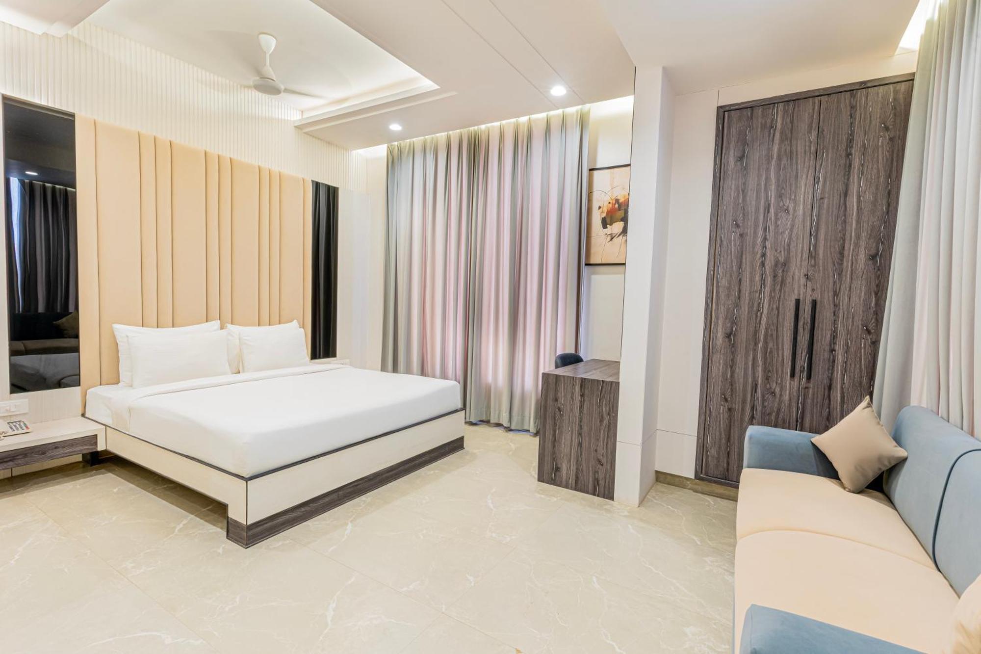 Hotel Elinor By Dazzling Hotels & Resorts Agra  Exteriör bild